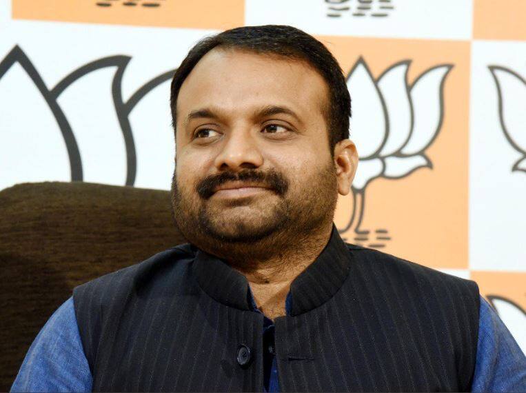 bjp reaction on asaduddin owaisi noida park statement असदुद्दीन ओवैसी के बयान पर बोली बीजेपी- वो मानसिक दिवालियेपन के शिकार हैं