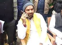 थाने को घेरने पहुंचे तेजप्रताप, कहा- रंगदारी बतियाता है थानेदार, फिर बोले- सीएम से मिलूंगा