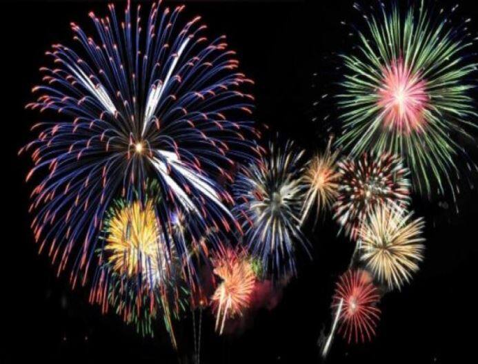 New Year 2019: कहीं अंगूर खाकर तो कहीं टॉर्च जलाकर, इन देशों में सबसे अलग है नया साल मनाने का तरीका New Year 2019 these countries have unique way to welcome new year New Year 2019: कहीं अंगूर खाकर तो कहीं टॉर्च जलाकर, इन देशों में सबसे अलग है नया साल मनाने का तरीका