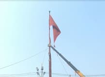 Kumbh Mela 2019: कुंभ मेले में शान से लहराई निरंजनी अखाड़े की धर्मध्वजा, दो को निकलेगी पेशवाई