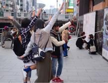 चेतावनी: सेल्फी लेते वक्त इन अजीब हरकतों पर रखें नियंत्रण, नहीं तो हो सकता है नुकसान