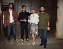 IN PICS: सोनाली बेंद्रे का बर्थडे मनाने उनके घर पहुंचे ऋतिक रोशन और कुणाल कपूर, साथ में खिंचवाईं तस्वीरें