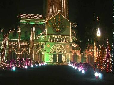 Asias largest All St. Cathedral Church of Prayagraj decorated with five lakh bulbs प्रयागराज: जब पांच लाख बल्बों की रोशनी में जगमगा उठा एशिया का सबसे बड़ा चर्च