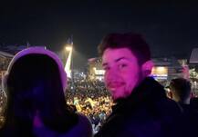 पति निक जोनास को प्रियंका चोपड़ा ने किया KISS, बेहद खास है उनका न्यू ईयर सेलिब्रेशन