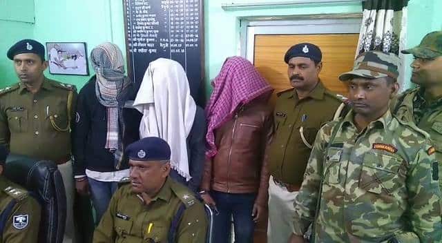 Bihar: Police arrested miscreants who planning for loot in Buxar बिहार: बक्सर में पुलिस को मिली बड़ी कामयाबी, लूट की योजना बनाते बदमाशों को दबोचा