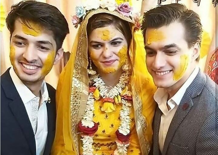 Mohsin Khan's sister's Haldi ceremony was soaked in sibling love वायरल फोटो: मोहसिन खान की बहन की हल्दी सेरेमनी में दिखा भाई-बहन का प्यार