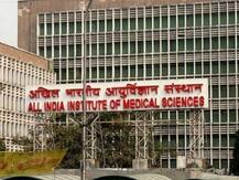 नीम हकीम की सलाह पर व्यक्ति ने निगला टूथब्रश, दर्द हुआ तो गया अस्पताल