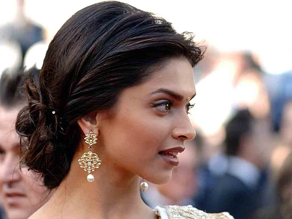 Happy Birthday Deepika Padukone: बैडमिंटन छोड़, एक्टिंग की दीवानी हो गई ये 'मस्तानी