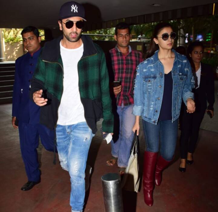 गौरतलब है कि आलिया से कई बार रणबीर और उनके रिश्तो को लेकर सवाल किए जाते रहे हैं, लेकिन वो अपने ही अंदाज़ में सवालों को टाल देती हैं. हालांकि उन्होंने कभी अपने और रणबीर के रिश्ते से इंकार नहीं किया. (तस्वीर: मानव मंगलानी)