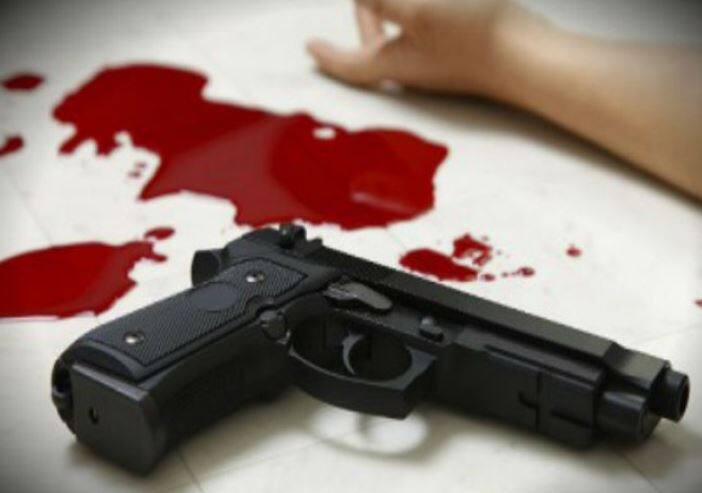 Man shot dead for throwing stone at the dog in Delhi दिल्ली: कुत्ते से जान बचाने के लिए मारा पत्थर तो मालिक ने दाग दी गोली, हुई युवक की मौत