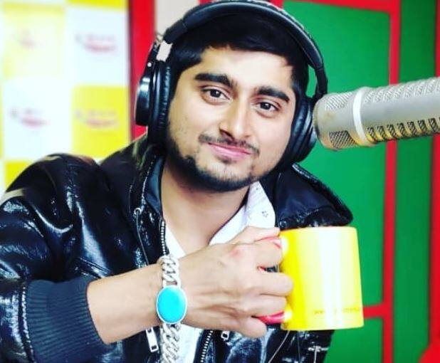  Deepak Thakur, proud to be called Bihari, will build his village Adarsh ​​village बिहारी कहलाने पर गौरवान्वित महसूस करते हैं दीपक ठाकुर, अपने गांव को बनाएंगे आदर्श गांव