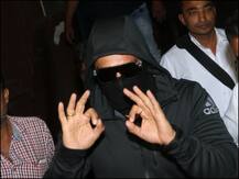 Simmba: मास्क लगाकार ऑडियंस का रिएक्शन देखने सिनेमाघर पहुंच गए रणवीर सिंह, देखें तस्वीरें