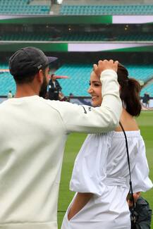 भारत ने 71 साल बाद ऑस्ट्रेलिया को उसके घर में रौंदा, जीत के बाद कोहली-अनुष्का ने ऐसे मनाया जश्न