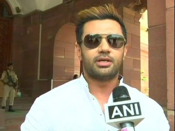 General Category Reservation: Chirag Paswan welcomes decision of Narendra Modi Govt गरीब सवर्णों को आरक्षण: चिराग ने फैसले का किया स्वागत, कहा- संविधान संशोधन बिल सदन से पारित हो जाएगा