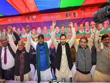बिहार: तेजस्वी के घर हुई महागठबंधन के नेताओं की बैठक, खरमास के बाद होगा सीटों का एलान