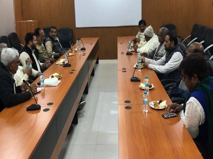 बिहार: महागठबंधन की बैठक से दूर रहीं लेफ्ट पार्टियां, चर्चाओं का दौर शुरू Bihar: Left parties were not present in Mahagathbandhan meeting बिहार: महागठबंधन की बैठक से दूर रहीं लेफ्ट पार्टियां, चर्चाओं का दौर शुरू