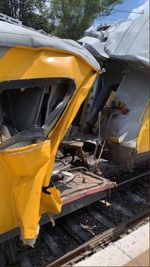 दक्षिण अफ्रीका में हुई रेल दुर्घटना में 3 की मौत, 300 लोग घायल