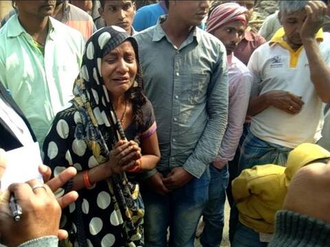 अतिक्रमण हटाने पहुंचा था बुलडोज़र, दुकान टूटने से दुखी कैंसर पेशेंट ने तोड़ा दम अतिक्रमण हटाने पहुंचा था बुलडोज़र, दुकान टूटने से दुखी कैंसर पेशेंट ने तोड़ा दम