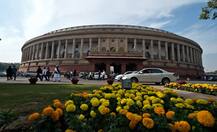 10% आरक्षण: लोकसभा में 5 घंटे चर्चा, न्यायपालिका में दलितों-पिछड़ों को आरक्षण के साथ उठी कई मांगें