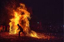 चीन की एक जानलेवा परंपरा जिसकी तस्वीरों से दहलता है दिल