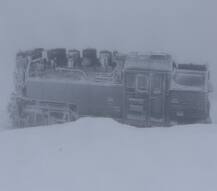 जर्मनी: तीन दिन से बर्फबारी में फंसी हुई है हर्ज गेज रेलवे की ये ट्रेन, देखें तस्वीरें