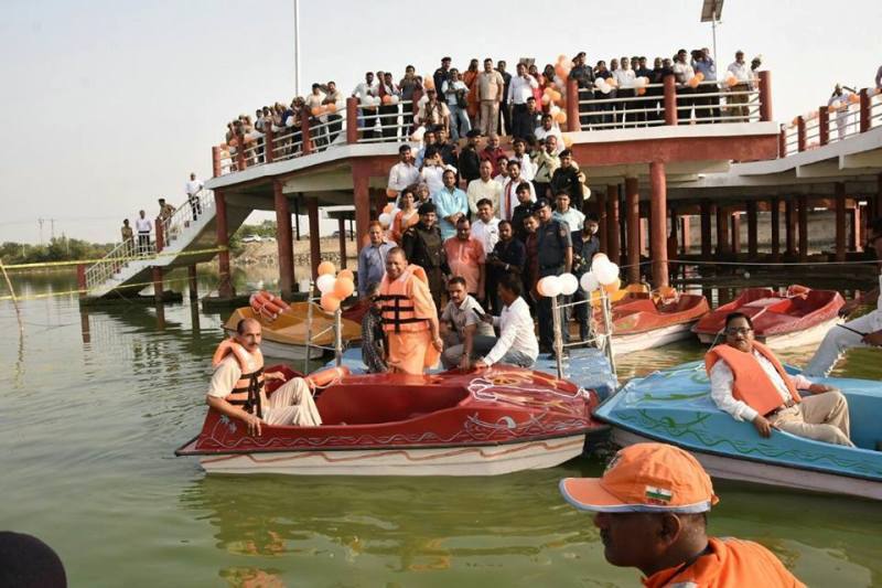 गोरखपुर: लोग ले रहे हैं मिनी जुहू चौपाटी का लुत्फ, जल्द मिलेगा चिड़ियाघर और वॉटर स्पोर्ट्स का भी मजा