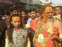 प्रयागराज: सरकारी गनर को धमकाने के आरोप में गोल्डन बाबा के खिलाफ FIR दर्ज