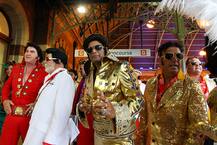 ऑस्ट्रेलिया में चल रहा है पार्क्स एल्विस फेस्टिवल, देखें कुछ दिलचस्प तस्वीरें