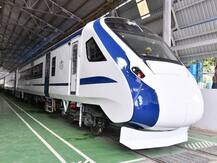 नई दिल्ली-वाराणसी का 755 किमी का सफर आठ घंटे में तय करेगी ट्रेन-18, जानें कितना होगा किराया