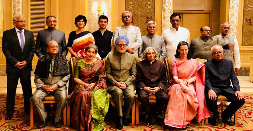 Movie Review: मेकर्स की मंशा पर गंभीर सवाल खड़े करती है फिल्म The Accidental Prime Minister