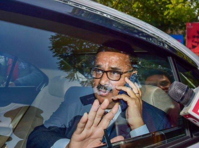 CBI निदेशक पद से हटाए जाने पर बोले आलोक वर्मा- मेरे ऊपर लगे आरोप झूठ, निराधार और फर्जी CBI director alok verma says wrong with me rahul gandhi says pm Scared CBI निदेशक पद से हटाए जाने पर बोले आलोक वर्मा- मेरे ऊपर लगे आरोप झूठ, निराधार और फर्जी