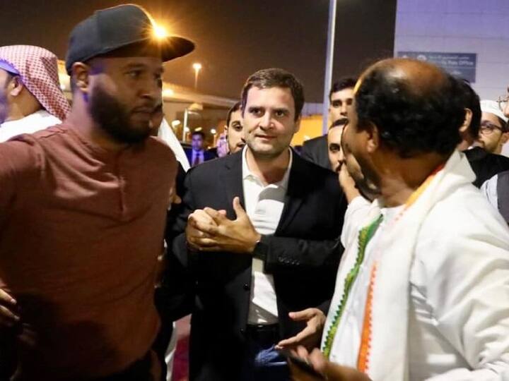 दुबई में UP के मजदूर के सवाल पर राहुल गांधी बोले- दिल्ली से होकर अपने गांव लौटो तो मुझसे मिलकर जाना Rahul Gandhi interact with Indian workers in UAE दुबई में UP के मजदूर के सवाल पर राहुल गांधी बोले- दिल्ली से होकर अपने गांव लौटो तो मुझसे मिलकर जाना
