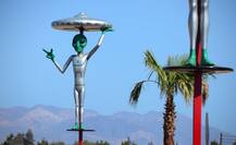 पूर्व इजरायली अंतरिक्ष चीफ का बड़ा खुलासा, Aliens के संपर्क में हैं अमेरिका और इजरायल, डोनाल्ड ट्रंप को भी है जानकारी