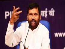 MRP से ज्यादा कीमत पर सामान बेचने पर सरकार सख्त, अधिकारियों से एक हफ्ते के भीतर रिपोर्ट मांगी