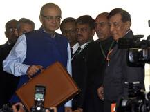 अंतरिम बजट 2019: जानिए वित्त मंत्री की पोटली से मिडिल क्लास को क्या मिल सकता है