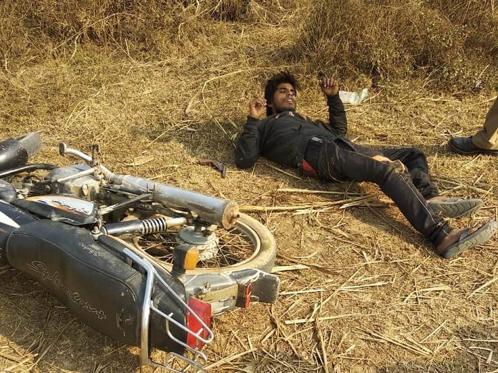 meerut police encounter video viral पुलिस पर सवाल: एनकाउंटर का ये वीडियो हुआ वायरल, बदमाश बोला- और कुछ कहना है क्या?