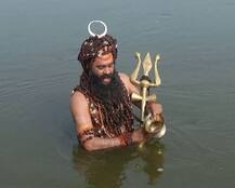 Kumbh Mela 2019: राम मंदिर के लिए अनूठा संकल्प लेने वाले रुद्राक्ष बाबा बने कुंभ मेले में आकर्षण का केंद्र