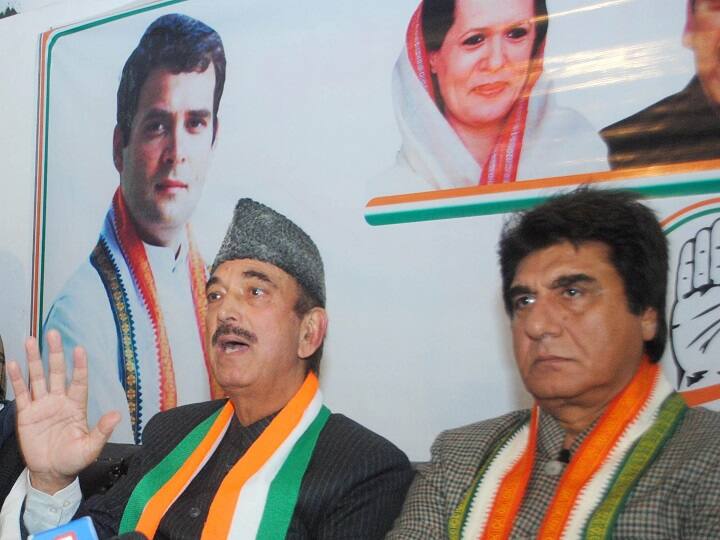 यूपी में SP-BSP गठबंधन के बाद अकेले पड़ी कांग्रेस ने अकेले 80 सीटों पर लड़ने का किया एलान Loksabha election 2019: after SP-BSP alliance Congress said we will fight alone on all 80 seats of Uttar Pradesh यूपी में SP-BSP गठबंधन के बाद अकेले पड़ी कांग्रेस ने अकेले 80 सीटों पर लड़ने का किया एलान