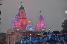 गोरखपुर: मकर संक्रांति पर बिखर रही अद्भुत छटा, इंद्रधनुषी रंगों से सजा \'गोरक्षपीठ\'