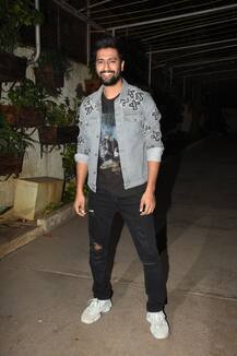 In Pics: वीकेंड पर \'उरी\' देखने पहुंचे रणवीर-वरुण से लेकर कैटरीना, बॉलीवुड स्टार्स का लगा तांता