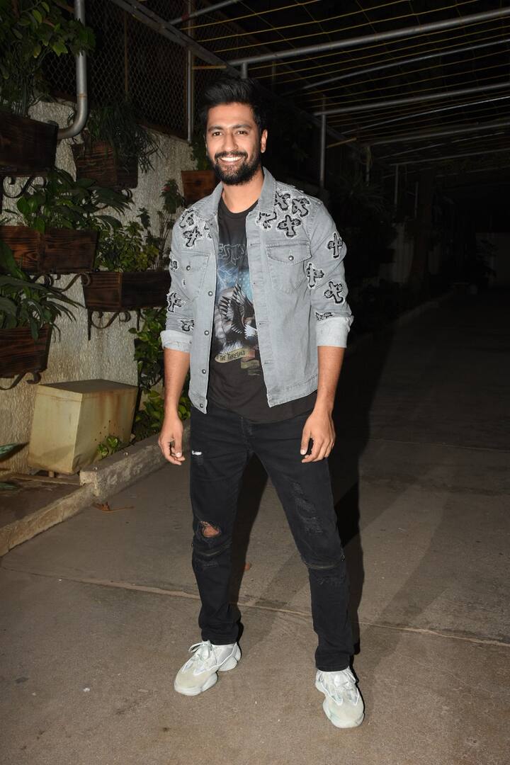 इस फिल्म को लेकर विक्की कौशल काफी एक्साइटेड है. सर्जिकल स्ट्राइक पर बनी इस फिल्म की रिलीज से एक दिन पहले विक्की कौशल काफी सारे सितारों के साथ पीएम मोदी से मिलने के लिए भी पहुंचे थे. (तस्वीर: मानव मंगलानी)