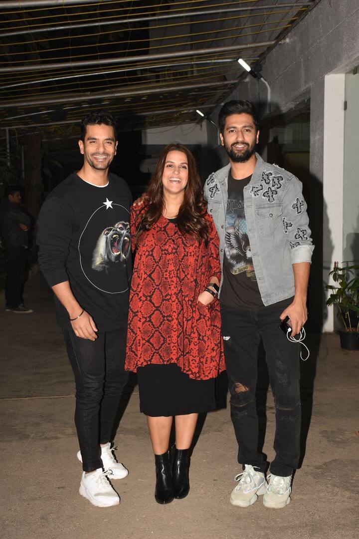 इस दौरान फिल्म की स्क्रीनिग में अभिनेत्री नेहा धूपिया ने भी अपने स्टार पति अंगद बेदी के साथ शिरकत की. (तस्वीर: मानव मंगलानी)