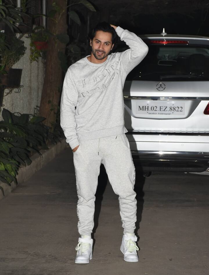 बता दें कि हाल ही में पीएम मोदी से मिलने पहुंचे सितारों में वरुण धवन भी शामिल थे. पहुंचे. (तस्वीर: मानव मंगलानी)