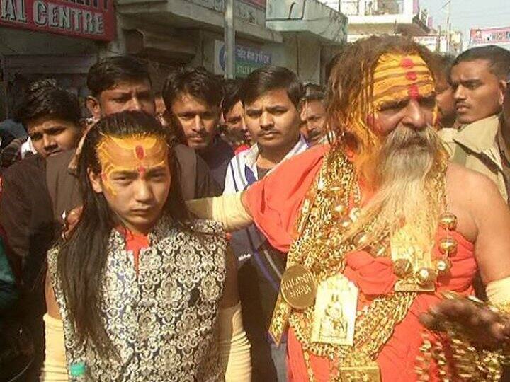 Prayagraj: Golden baba detained in a connection with threatening government gunner प्रयागराज: हिरासत में लिए गए गोल्डन बाबा, सरकारी गनर को धमकाने के आरोप में कार्रवाई