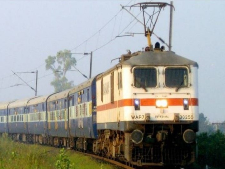 Kargil Diwas 10 trains to depict saga of Kargil War 10 ट्रेनों के जरिए करगिल युद्ध की शौर्य गाथा बताएगी रेलवे