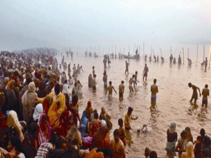  ऐसी मान्यता है कि संगम के पवित्र जल में डुबकी से सारे पाप कट जाते हैं. यहां स्नान करने वाला मनुष्य अपने साथ-साथ अपने पूर्वजों को पुनर्जन्म के चक्र से मुक्त कर देता है और मोक्ष को प्राप्त हो जाता है. 