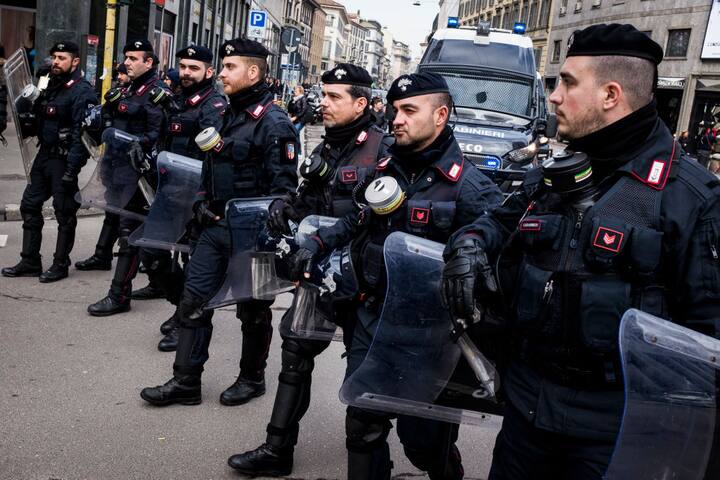 दी स्पेक्टेटर इंडेक्स ने दुनिया के सबसे ताकतवर सैन्य क्षमता वाले देशों की यह सूची ट्विटर पर शेयर की है. इसमें कुल 15 देशों के नाम का जिक्र किया गया है. इसमें ग्यारहवें स्थान पर इटली और तेरहवें स्थान पर ईरान को जगह दी गई है.