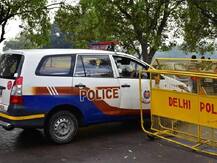 होली के दिन दिल्ली पुलिस ने हुड़दंगियों पर कसी नकेल, 2 हजार से ज्यादा लोगों के चालान काटे