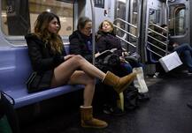 शून्य ने नीचे के तापमान में लोगों ने मनाया \'नो पैंट्स सबवे राइड\' का जश्न