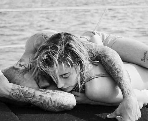 कनाडियन सिंगर जस्टिन बीबर के साथ पिछले साल परिणय सूत्र में बंध चुकी मॉडल हैली बीबर ने एक इंटरव्यू् में अपने बारे में कई बातें बताईं.  सभी फोटोः इंस्टाग्राम